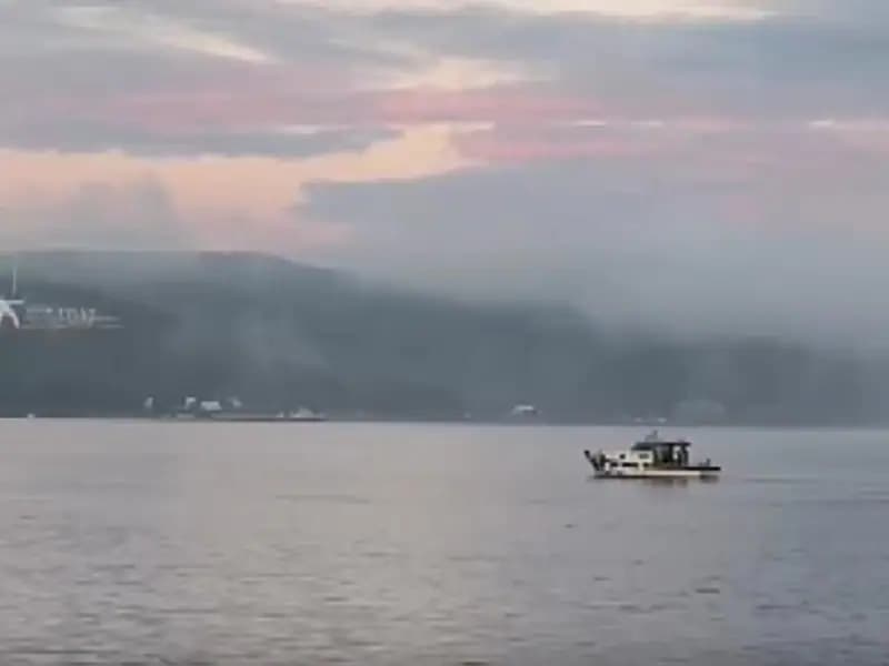 Çanakkale Boğazı'nda Gemiler Sise Teslim Oldu