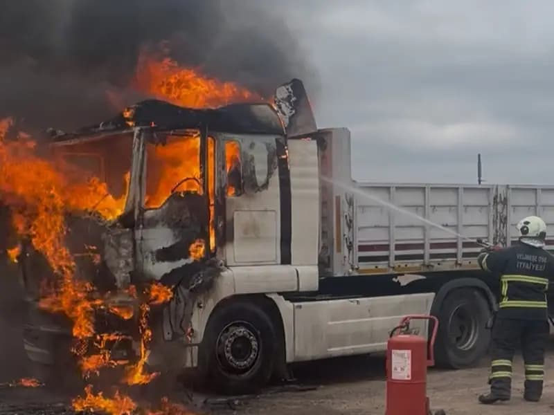 Tekirdağ'da Park Halindeki Tırda Korkunç Yangın Çıktı