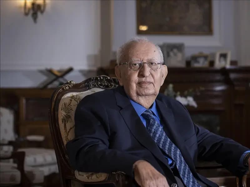 Eski TBMM Başkanı Hüsamettin Cindoruk 92 Yaşında Vefat Etti