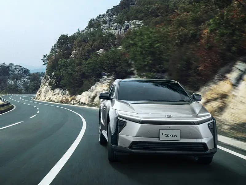 Toyota, Japonya'da Elektrikli Araç Pazarında Zirveye Yerleşti