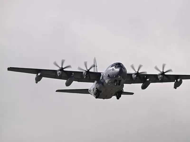 İran, Kayıp ABD Pilotunu Ararken İki Amerikan Uçağını Düşürdü