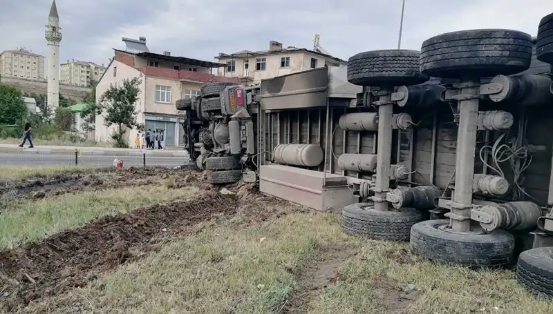 Erzurum'da Freni Boşalan TIR'ın Yolculuğu: Dehşet Dolu Anlar