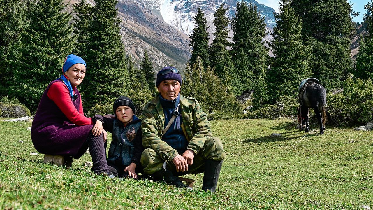 Tanrı Dağları'nda Kaybolan Türk Aile Bulundu