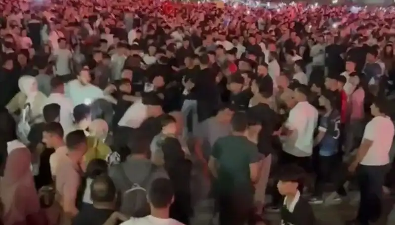 Konserde Bıçaklı Kavga: Eğlenceden Facia Çıktı, Üç Kişi Yaralı
