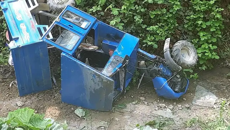 Kontrolden Çıkan Pat Pat Araç Dereye Uçtu: 2 Yaralı