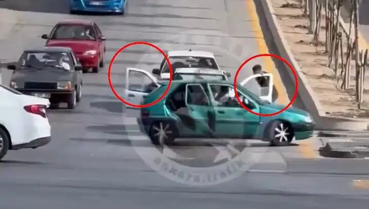 Bıçak ve Kılıçla Trafikte Saldırı: Gözaltına Alınanların Detayları