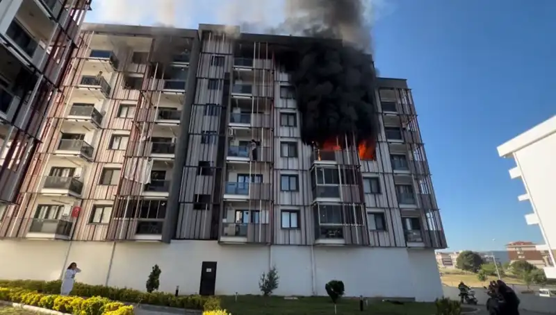 Çanakkale’de Yangın Panik Yaratıyor: Olay Anında Neler Yaşandı?