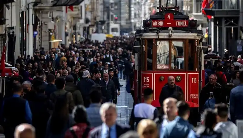 Türkiye'nin Nüfusu Rekor Seviyelere Ulaştı: 2023'te Neler Oldu?