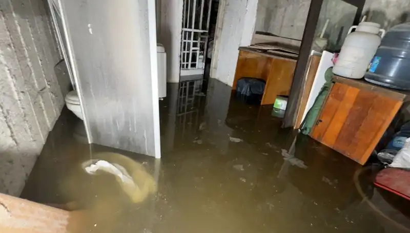 Avcılar'da Aniden Bastıran Yağmur, Su Baskınlarına Neden Oldu