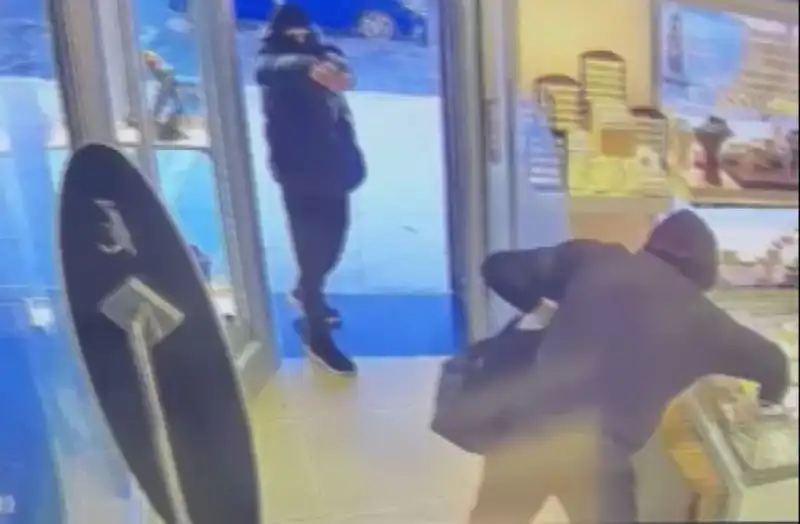 Ümraniye’de Maskeli Soyguncuların Kendini Gösterdiği Korkunç Anlar