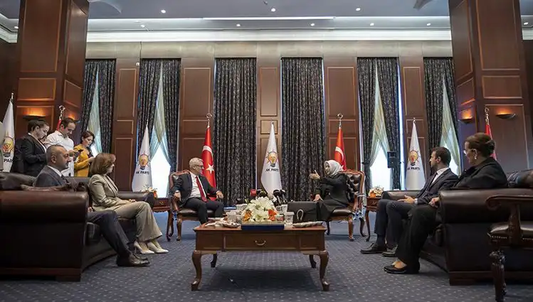 AK Parti Bayramlaşma Programı Açıklandı: CHP Neden Davet Almadı?