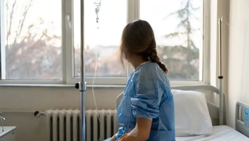 27 Yaşındaki Kadının Meme Kanseri Teşhisi: Doktorlar "Ciddi Değil" Dedi!