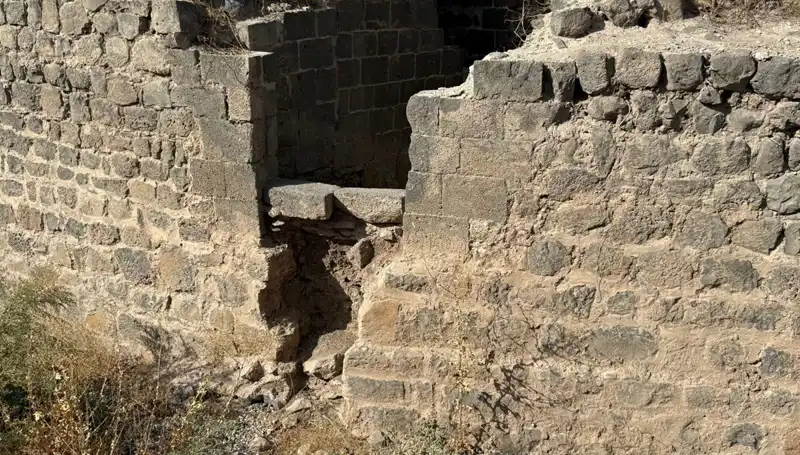 Diyarbakır Saint George Kilisesi: Tarihi Hamam İddialarını Çürüten Kitabe Bulundu