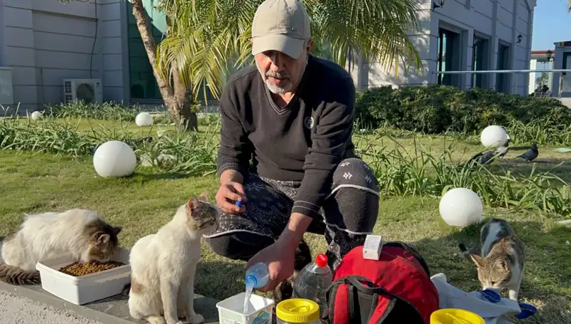 59 Yaşındaki Adamın 8 Kilometre Yürüyüşü: Merhametin Gücü