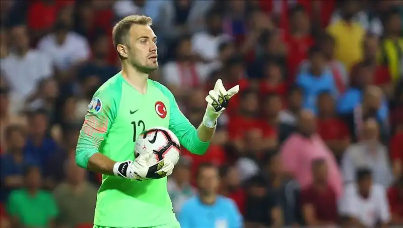 Mert Günok Futbolu Bırakacağı Yaşı Açıkladı: Futbol Severler Neler Düşünüyor?