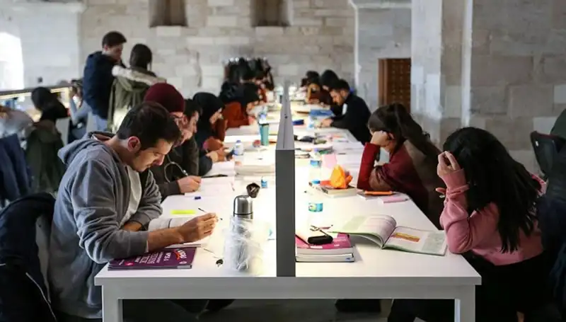 2023-2024 Eğitim Yılı Üniversite Başlangıç Tarihleri Açıklandı