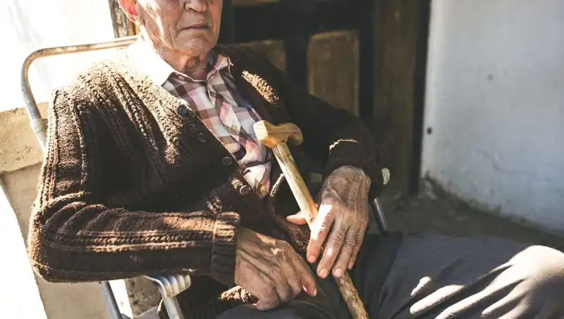 100 Yaşındaki Bireylerin Yüzde 16'sında Depresyon: Yalnızlığın Tehlikeleri