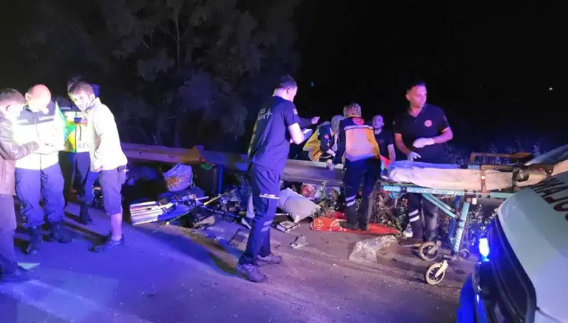 Kazada Minibüsten Savrulan Yolcuların Dramı: Korkunç Anlar