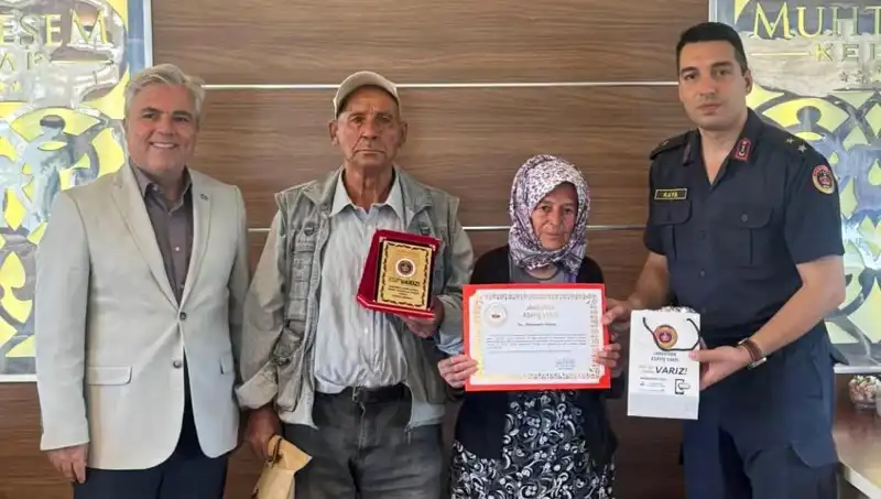 Hayırsever Çiftin Duygusal Bağışı: Evi Jandarmaya Teslim Ettiler