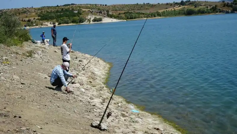 Kafeslerdeki Sırrı Öğrenenler Baraja Akın Etti: Olayın Perde Arkası!