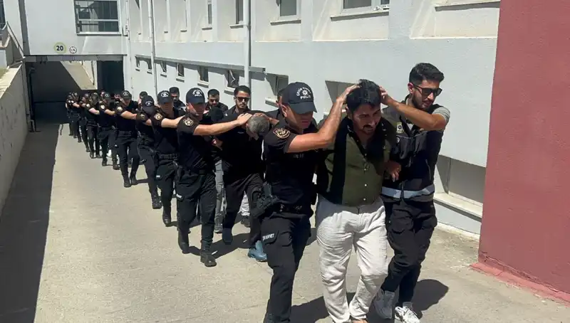 Adana’da Eroin Operasyonu: 825 Kilo Madde Ele Geçirildi, 16 Kişi Tutuklandı