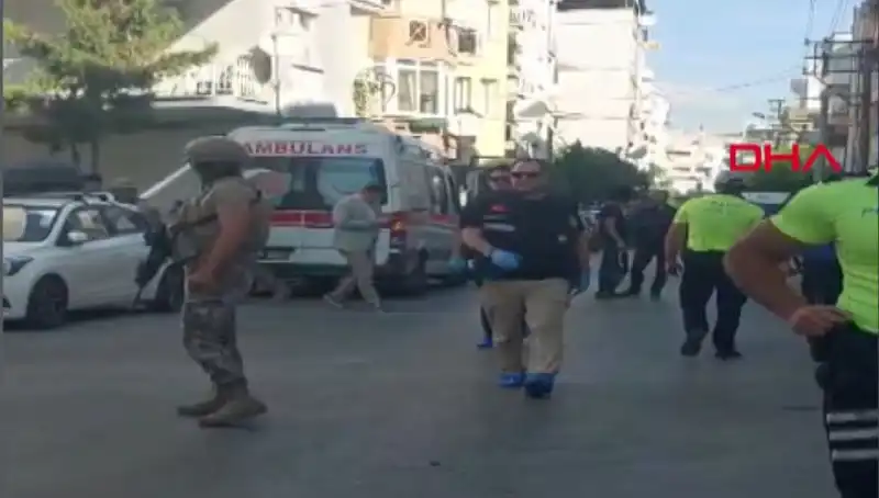 İzmir'de Karakola Silahlı Saldırı: İki Kahraman Şehit, Bir Yaralı!