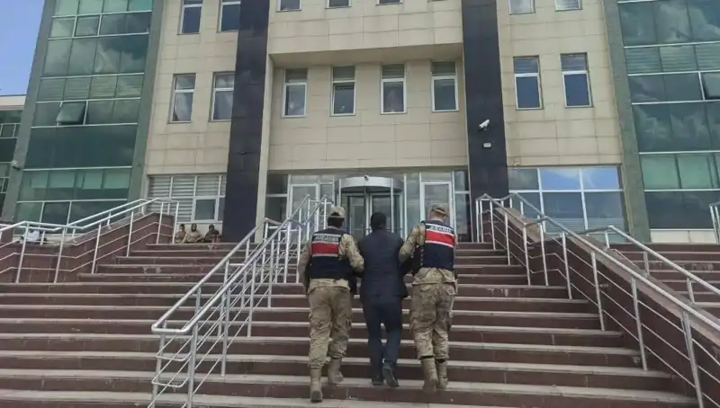 Hapis Cezası ile Aranan Şahsın Saklandığı Yer Alev Alev Ortaya Çıktı!
