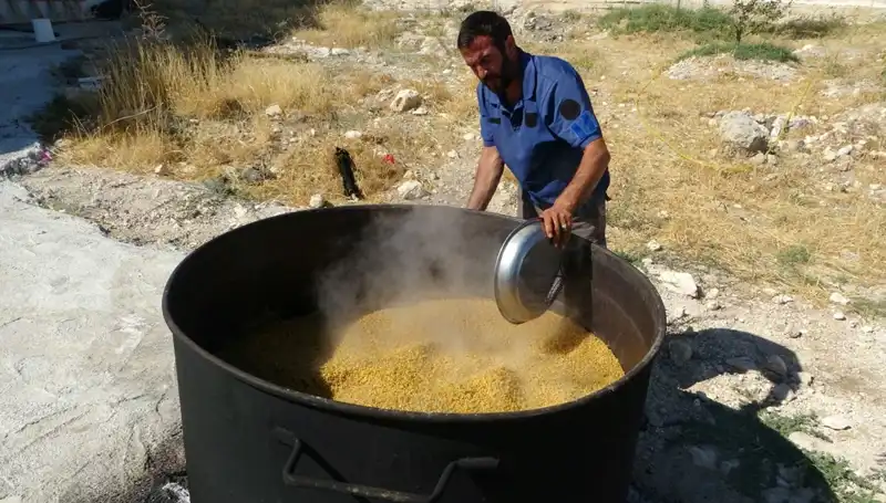 Her Yıl Ağustos'ta Başlayan Gelenekler: Kazanlar Kaynamaya Başladı!