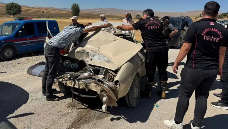 Kahramanmaraş’ta Feci Kaza! Kamyonet ve Otomobil Çarpıştı
